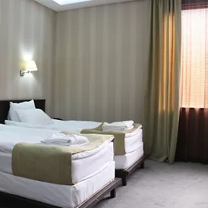 D'plaza Отель