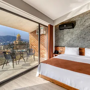 Otel Ivy, Tiflis